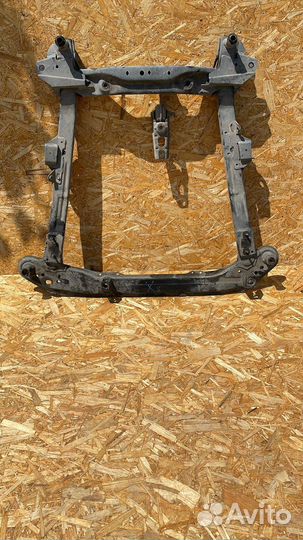 Подрамник на LADA Xray cross