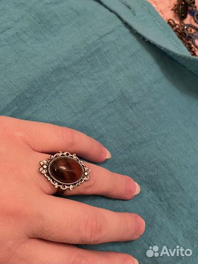 Кольцо с коричневым агатом