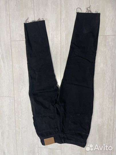 Джинсы черные