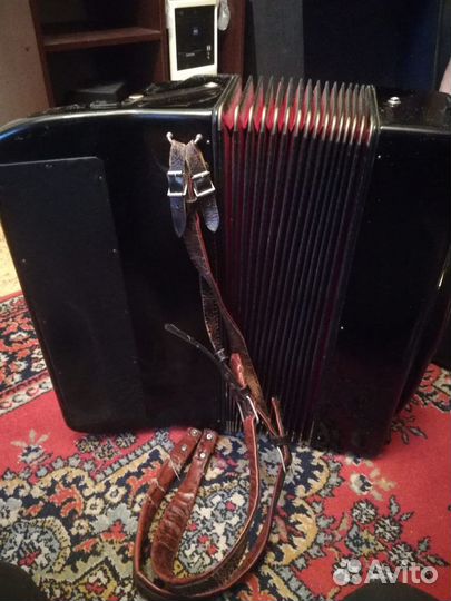 Продаю баян Weltmeister Grandina