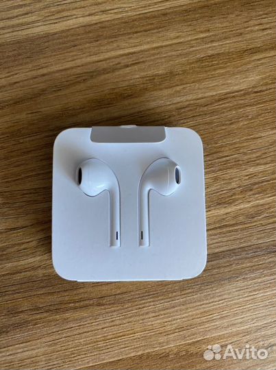 Наушники на iPhone оригинальные