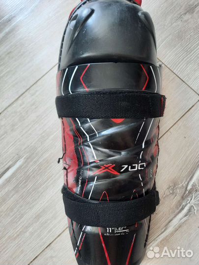 Щитки хоккейные 11