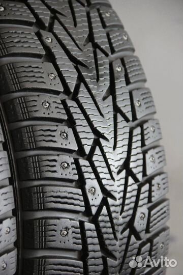 Nokian Tyres Hakkapeliitta 7 215/65 R16 102T