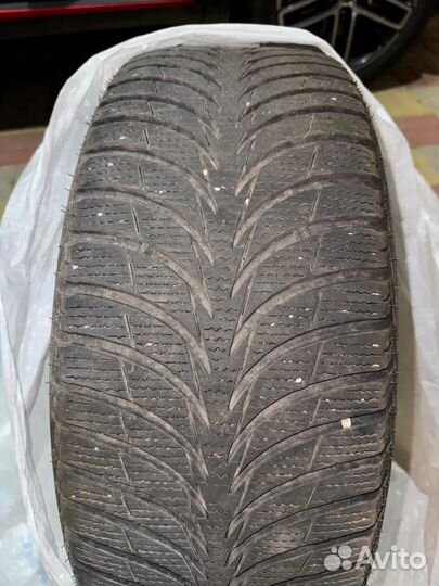 Goodyear UltraGrip Ice+ 215/55 R17 94T