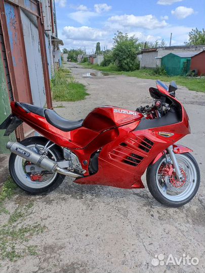 Suzuki RF400R