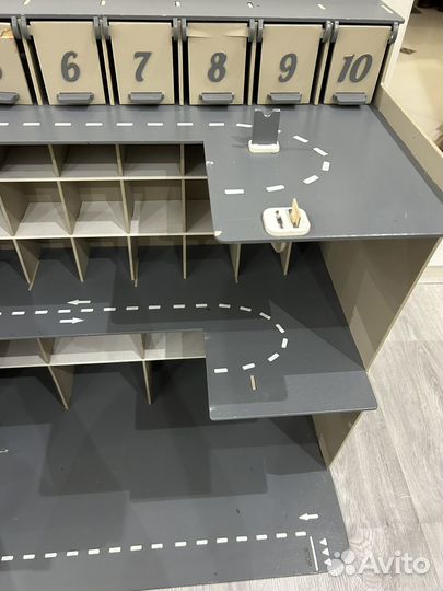 Гараж - парковка для детских машинок