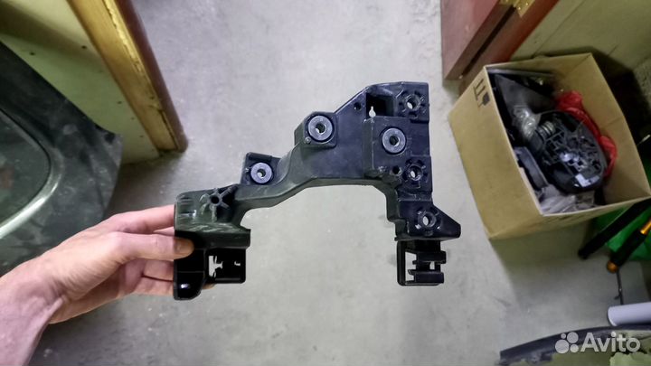 Ухо телевизора левое Ceed 2 2012-2018