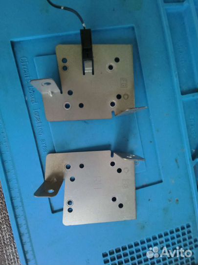 Крепеж магнитолы subaru