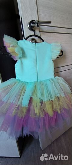 Платье праздничное пышное 104