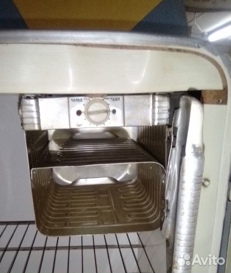 Холодильник ЗИЛ (Москва) Б/У (раритет)