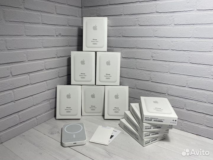 Пауэрбанк Battery pack MagSafe iPhone