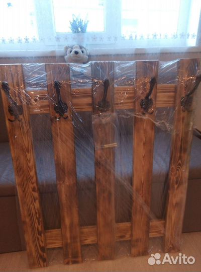 Вешалка для одежды настенная