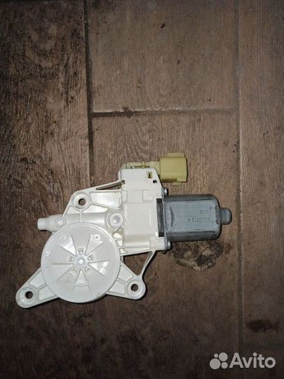 Моторчик стеклоподъемника передний правый Chrysler
