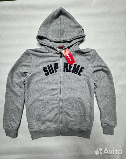 Зип худи Supreme на руках