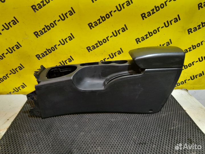 Подлокотник дефект Ниссан Кашкай