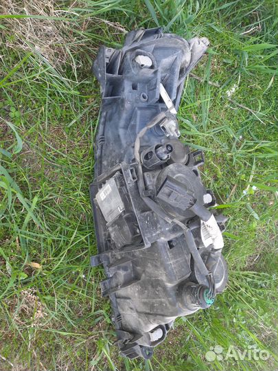 Фара левая ксенон Вольво S60 2007