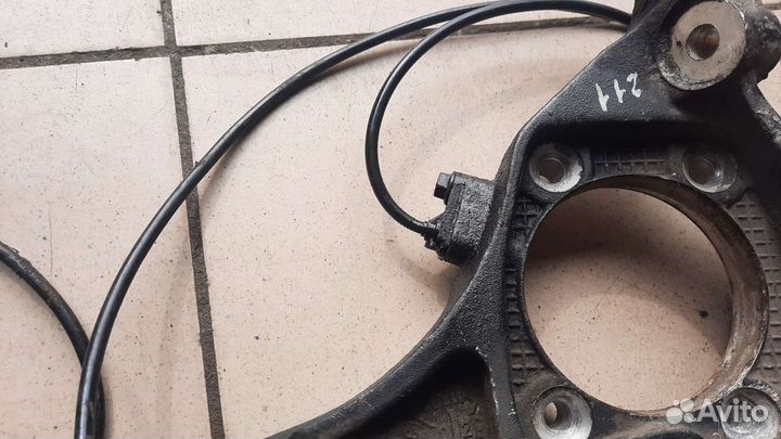 Задний кулак (сапфа) w211 mercedes