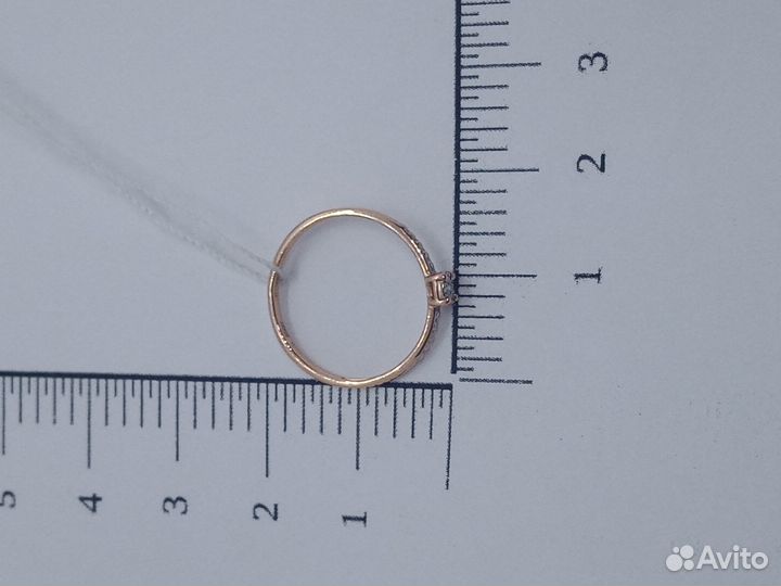 Золотое кольцо с бриллиантом 16,5р