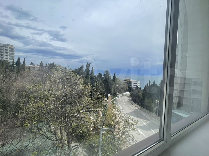 2-к. квартира, 75 м², 2/2 эт.