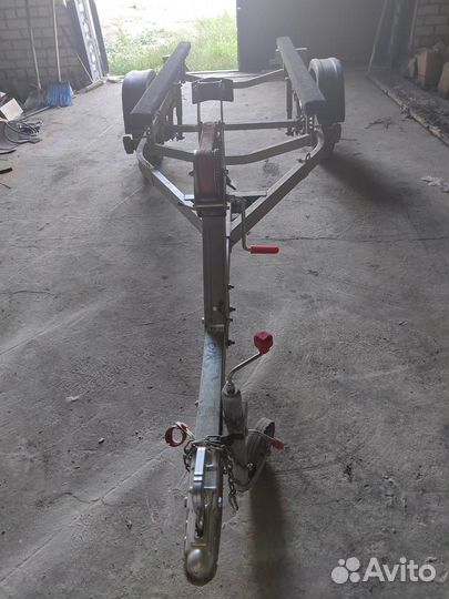 Лодочный прицеп