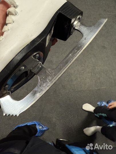 Коньки фигурные женские graf davos gold