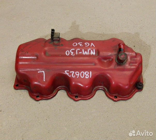 Крышка клапанная левая Nissan Maxima J30 VG30