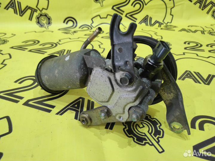 Насос гур Toyota Ist NCP60 2NZ-FE 2003.07