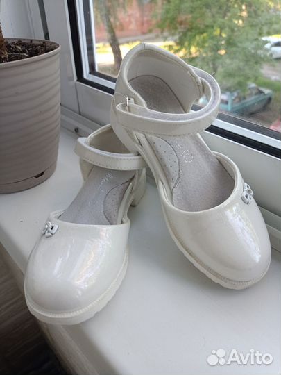 Туфли для девочки 27 размер белые