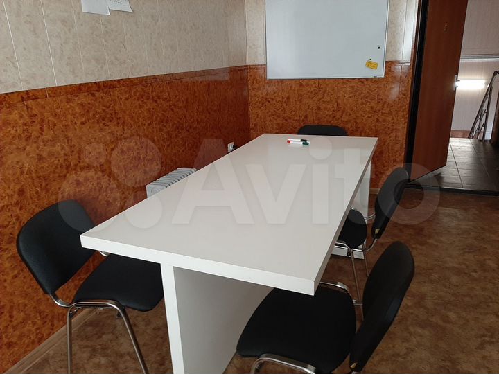 Офисное помещение с мебелью, 27 м²