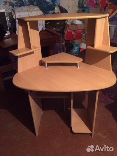 Стол для компьютера