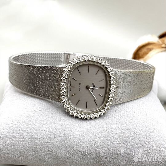 Золотые часы Omega с бриллиантами 0.64ct 750 пробы