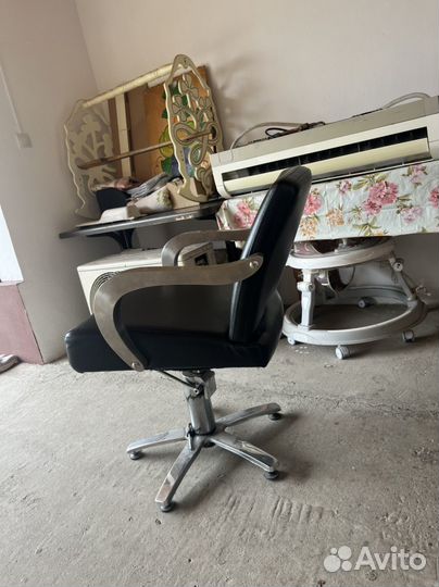 Парикмахерское кресло бу