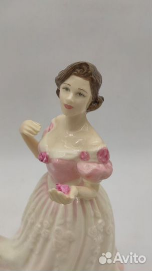 Статуэтка Фигурка Royal Doulton charity высота 22