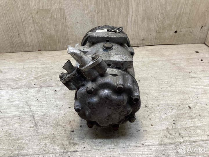 Компрессор системы кондиционирования Renault Logan