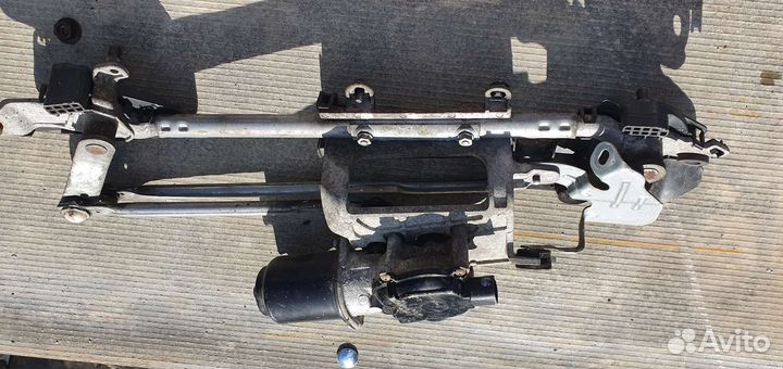 Мазда 3 Bl трапеция дворников с моторчиком