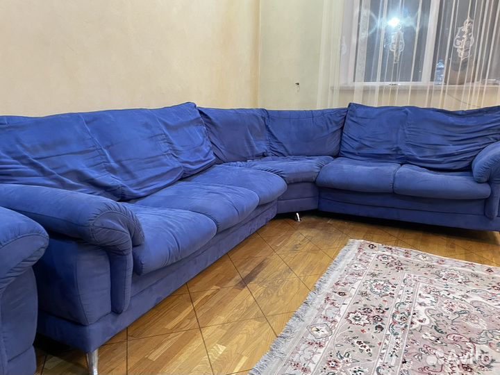 Большой угловой диван