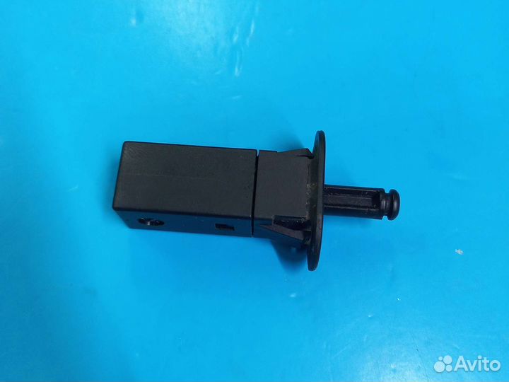 Концевик лючка бензобанка F02 BMW