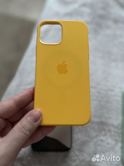 Чехол на iPhone 12