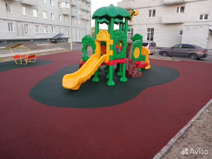 Укладка резинового покрытия для детских площадок