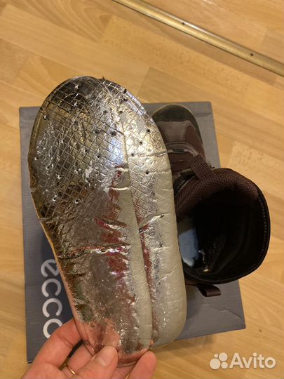 Продается Зимние ботинки ecco