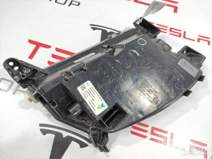 Фара противотуманная правая Tesla Model S рест