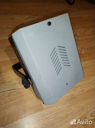 Проекционный 3D-эффектом многолучевой прибор