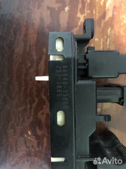 Блок управления стеклоподъемниками Toyota Camry 40