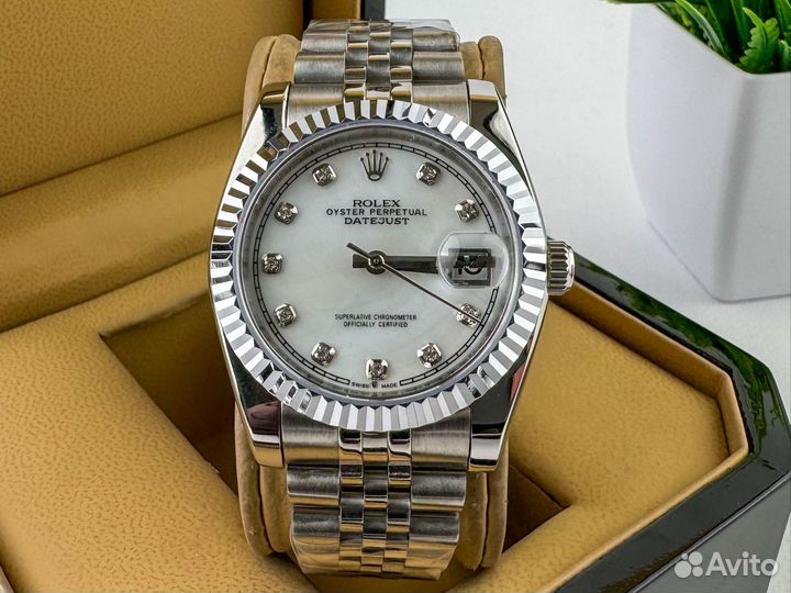 Женские часы Rolex Datejust белые перламутровые