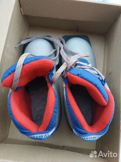 Лыжные ботинки