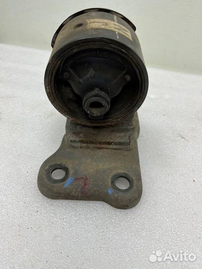 Подушка двигателя передняя Mitsubishi Lancer седан