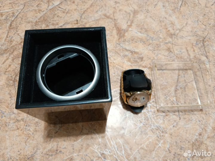 Шкатулка для часов с автоподзаводом