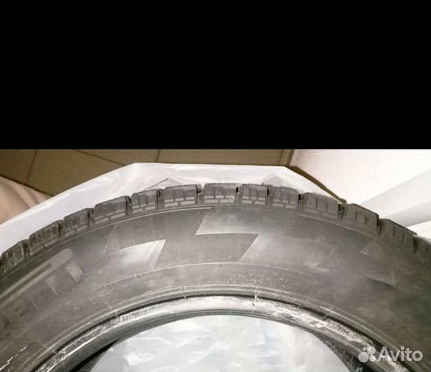 Pirelli Ice Zero FR 215/60 R17 100