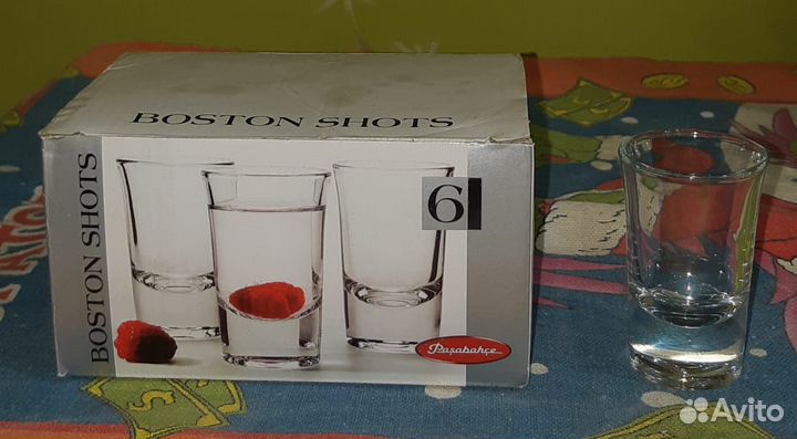 Коллекция рюмок, стаканов и кружек