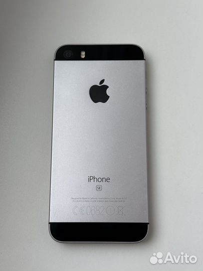 iPhone SE, 128 ГБ